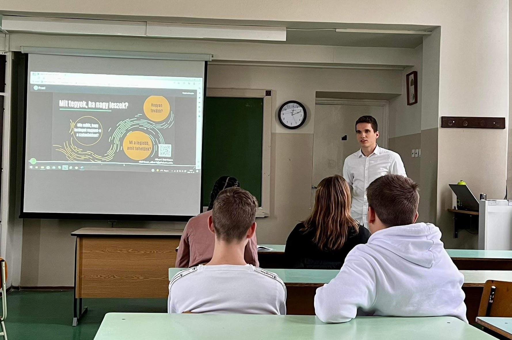 Albert Didriksen presenting to students at Berze Nagy János Gimnázium, Gyöngyös, Hungary